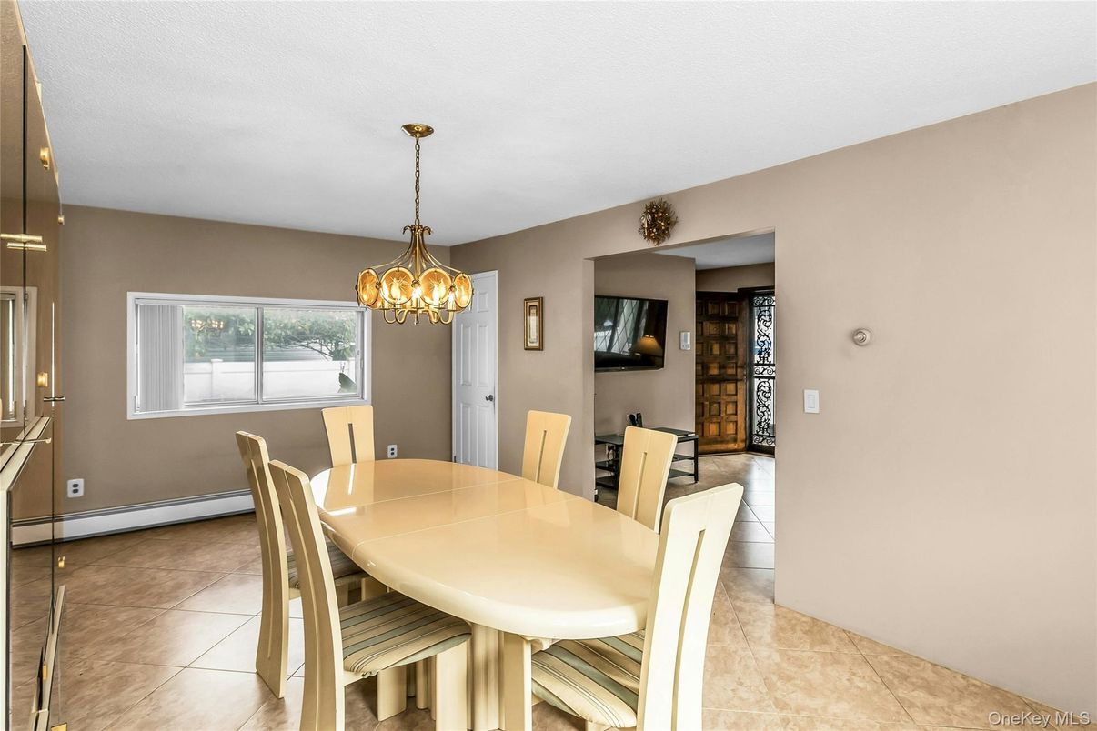 Chandelier, Dining room, Interior