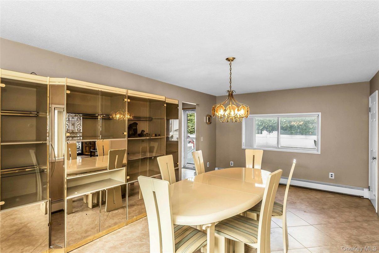 Chandelier, Dining room, Interior, Kitchen, Pendant Lights