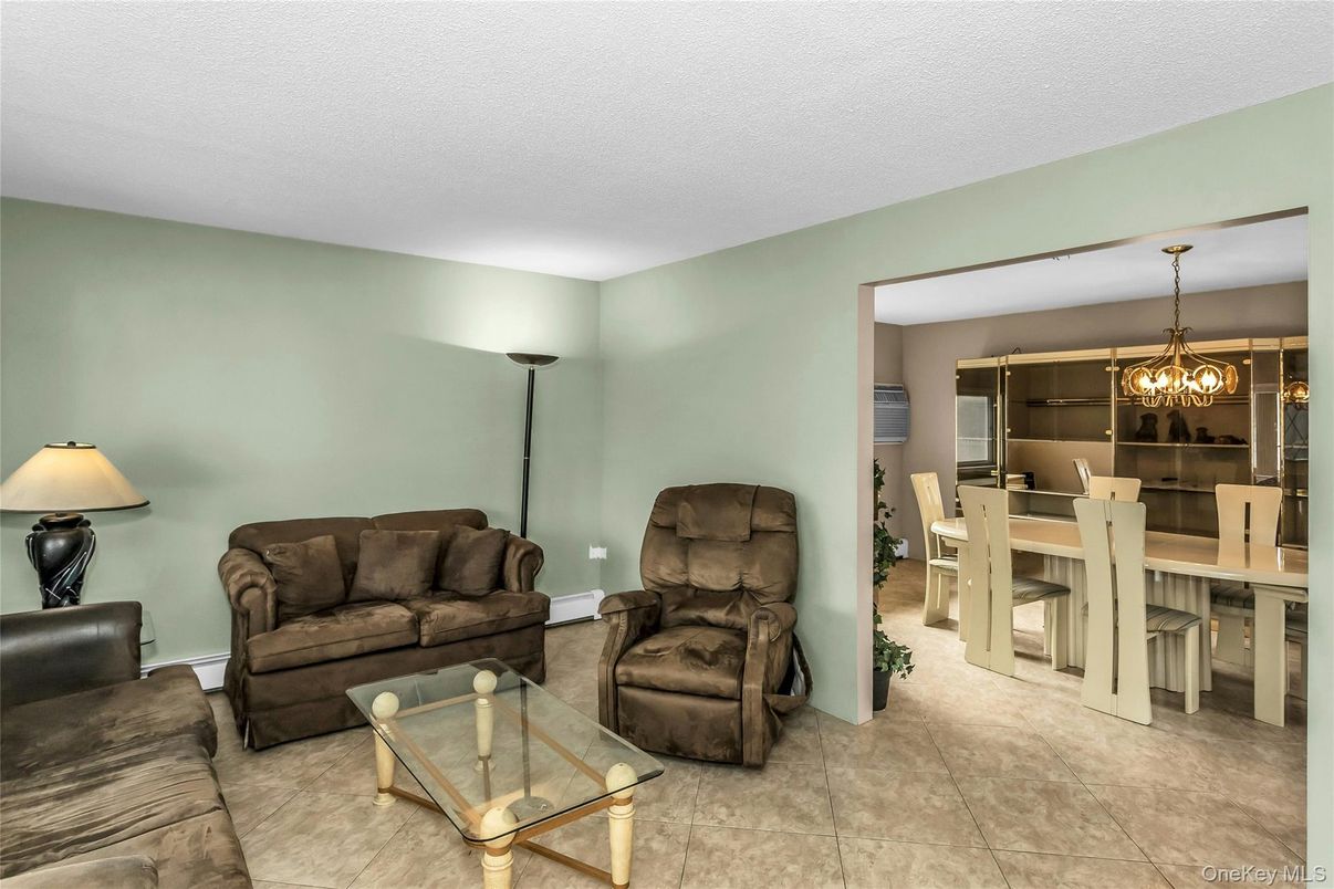 Chandelier, Dining room, Interior, Living room