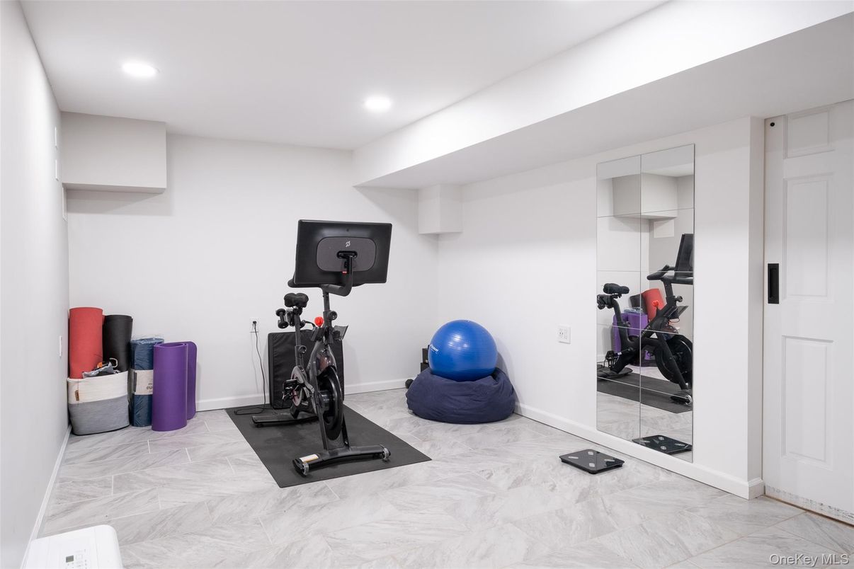 Fitness Equipment, Interior, Marble, Recessed Lighting
