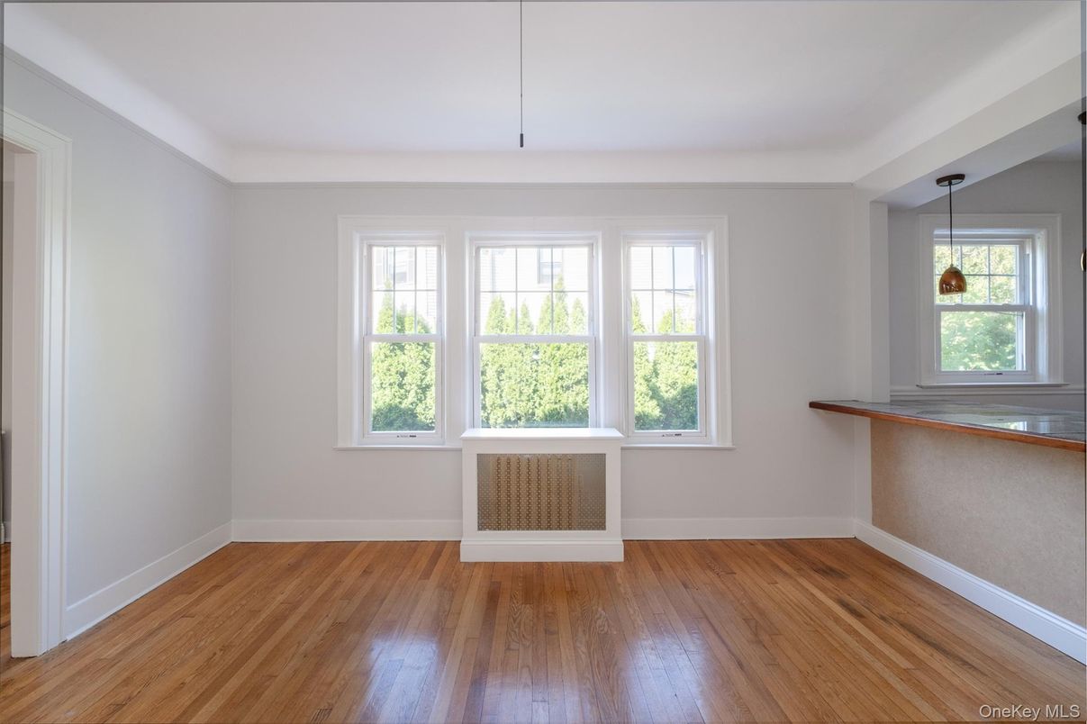 Empty room, Interior, Pendant Lights, Wood Texture Flooring