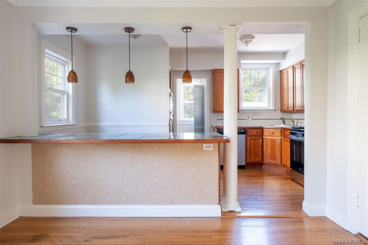 Interior, Kitchen, Pendant Lights, Wood Texture Flooring