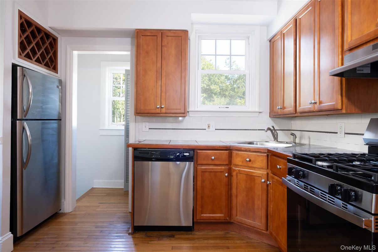 Interior, Kitchen, Stainless Steel Appliances, Wood Texture Flooring