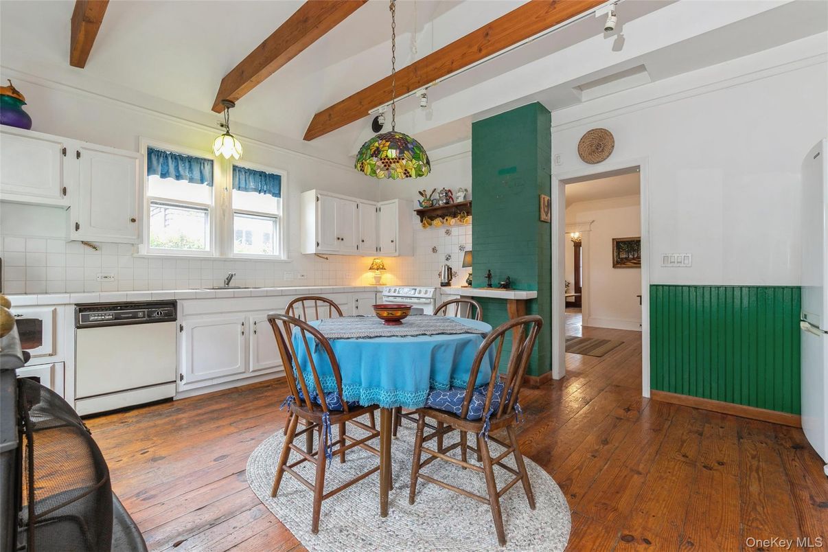 Dining room, Interior, Kitchen, Pendant Lights, Wooden Beams, Wood Texture Flooring
