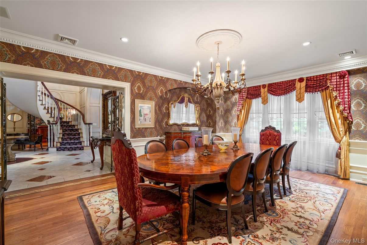 Chandelier, Dining room, Interior, Recessed Lighting, Wood Texture Flooring