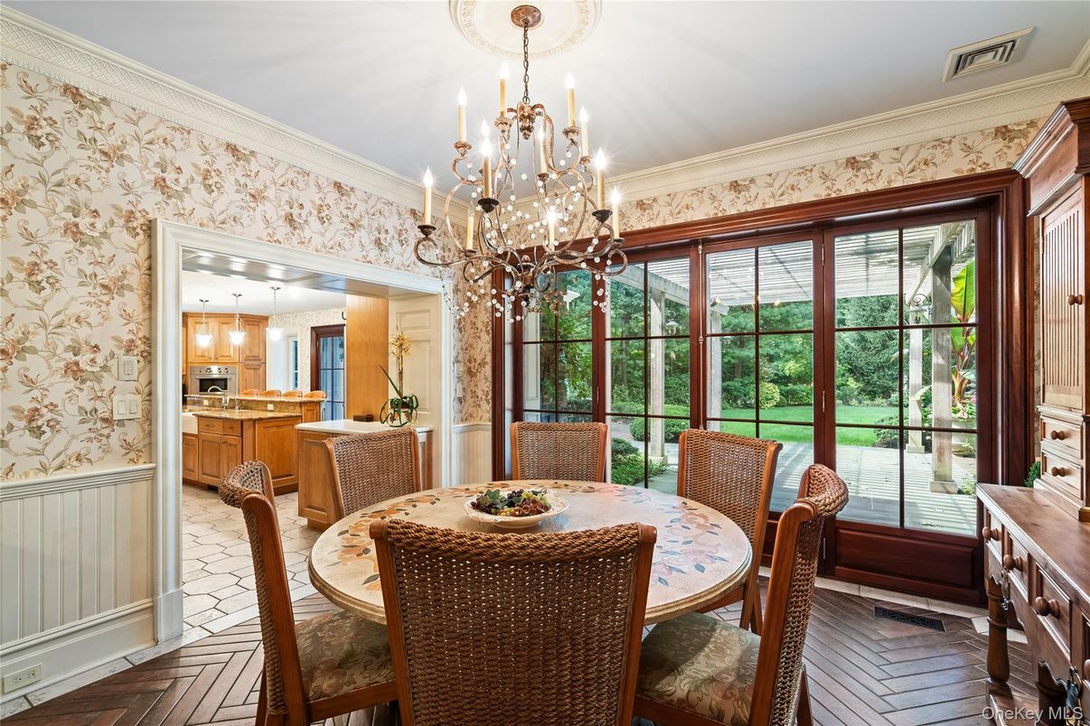Chandelier, Dining room, Interior, Kitchen, Pendant Lights, Wood Texture Flooring