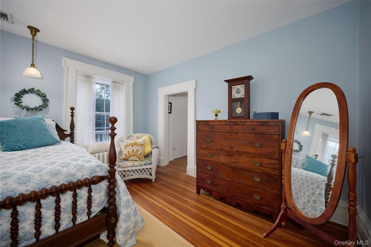 Bedroom, Interior, Pendant Lights, Wood Texture Flooring