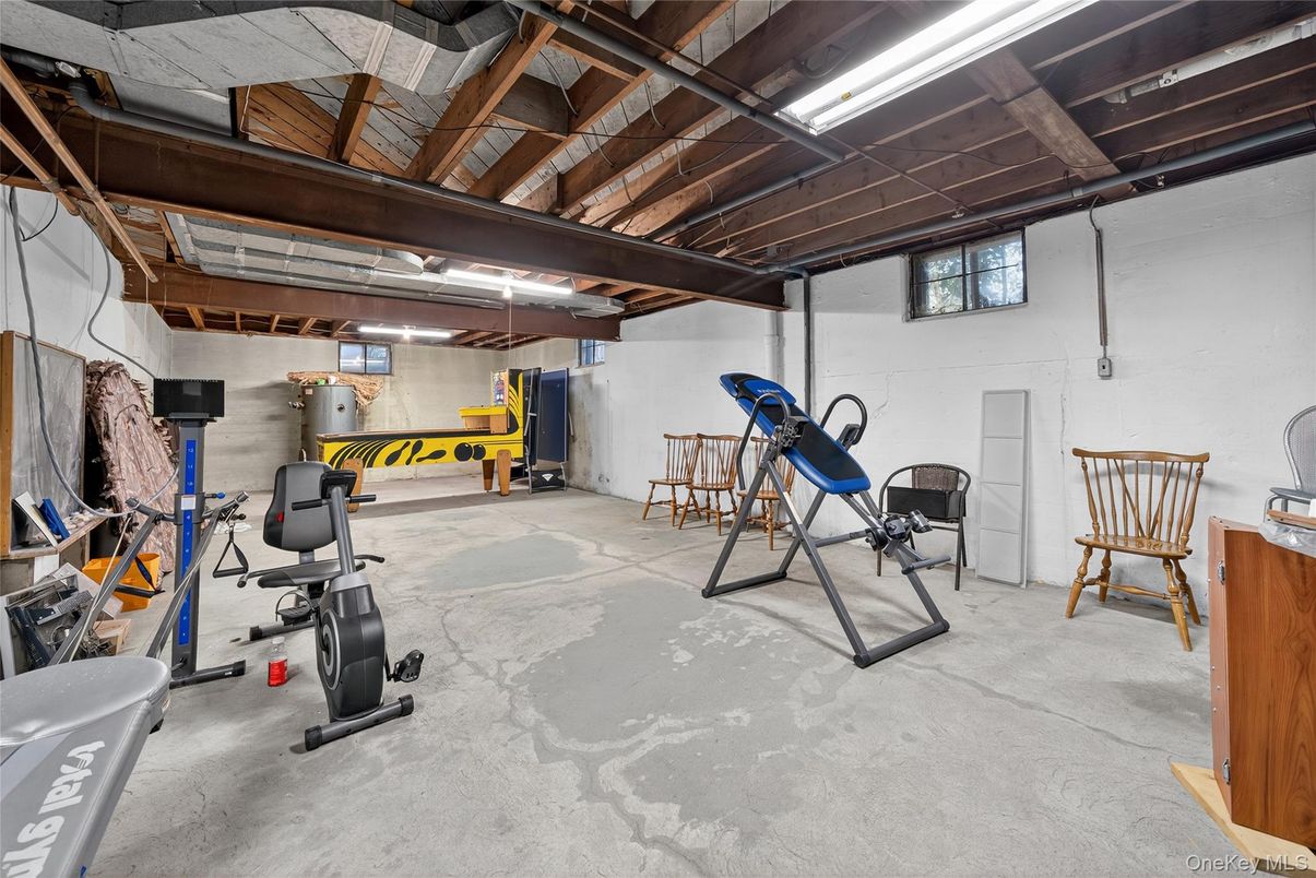 Fitness Equipment, Interior, Wooden Beams