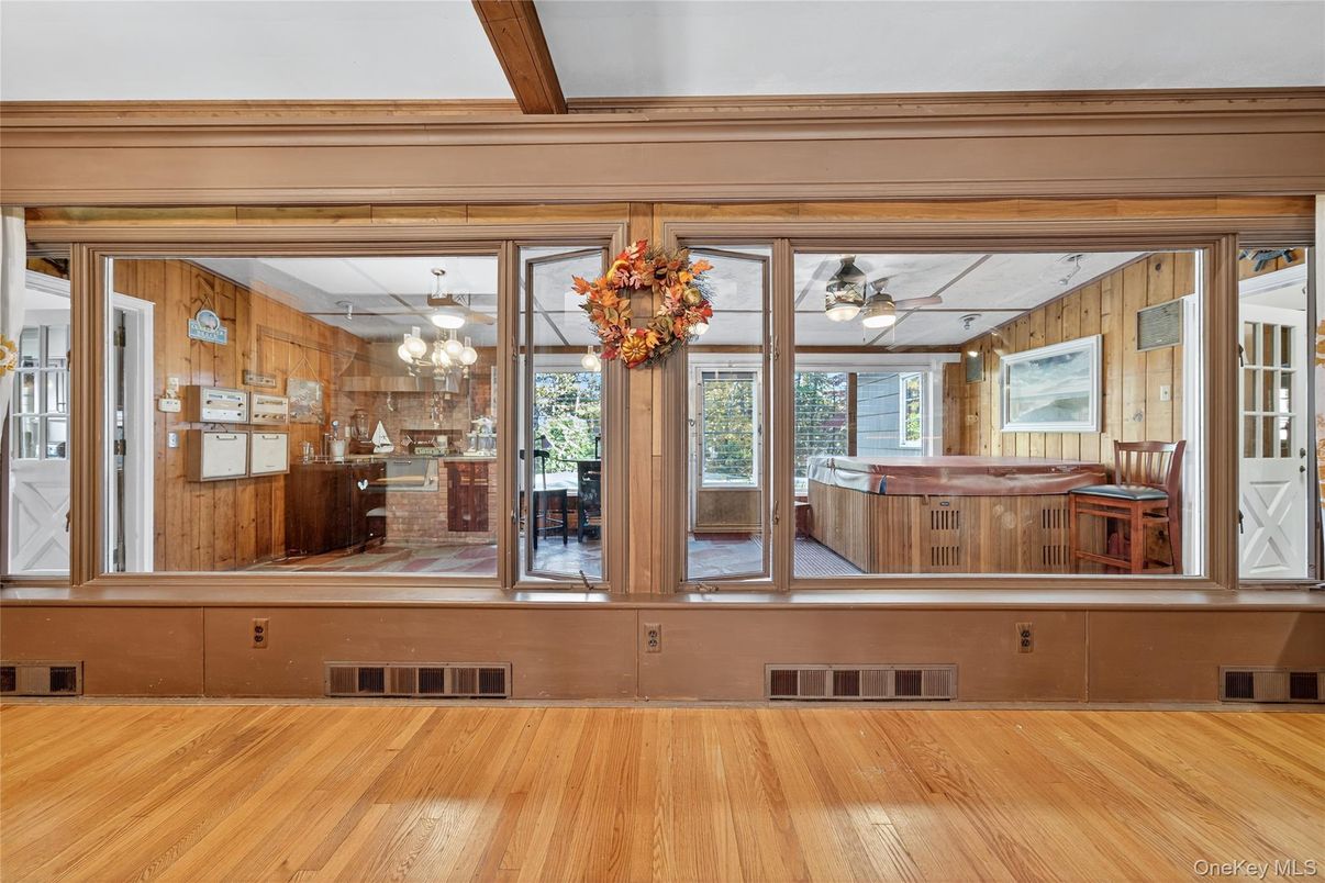 Chandelier, Hot Tub, Interior, Wood Texture Flooring, Wooden Walls