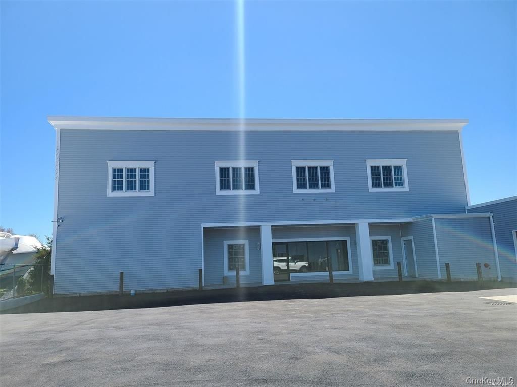 Attached, Exterior, Facade, Modern