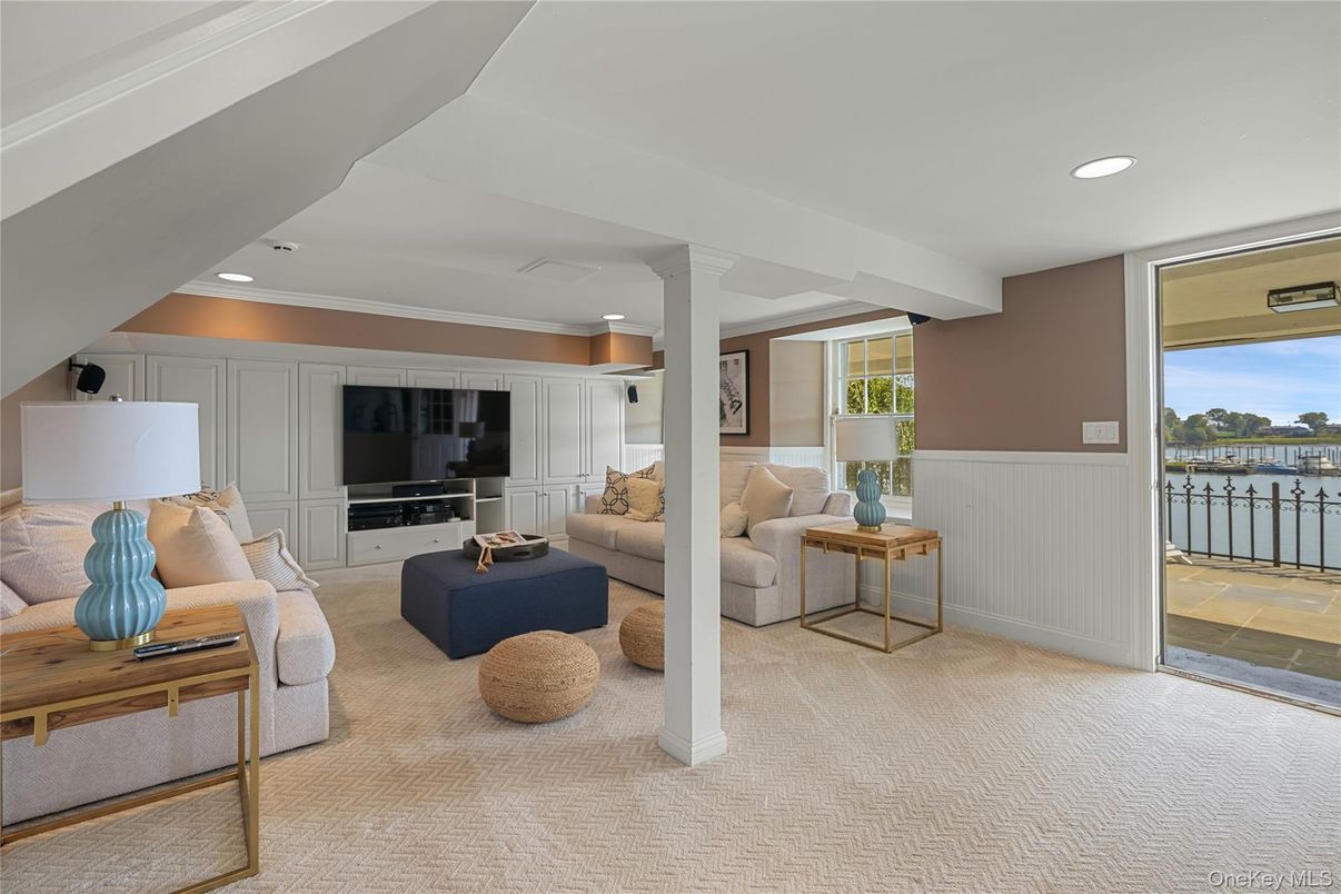 Interior, Living room, Recessed Lighting, Water