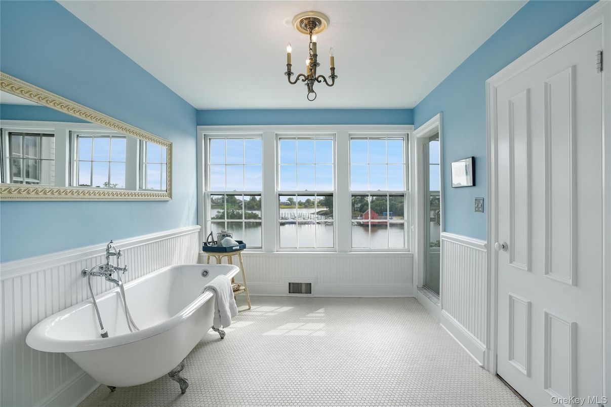 Bathroom, Chandelier, Free Standing Baths, Interior