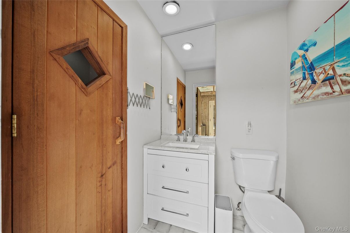 Bathroom, Interior, Recessed Lighting