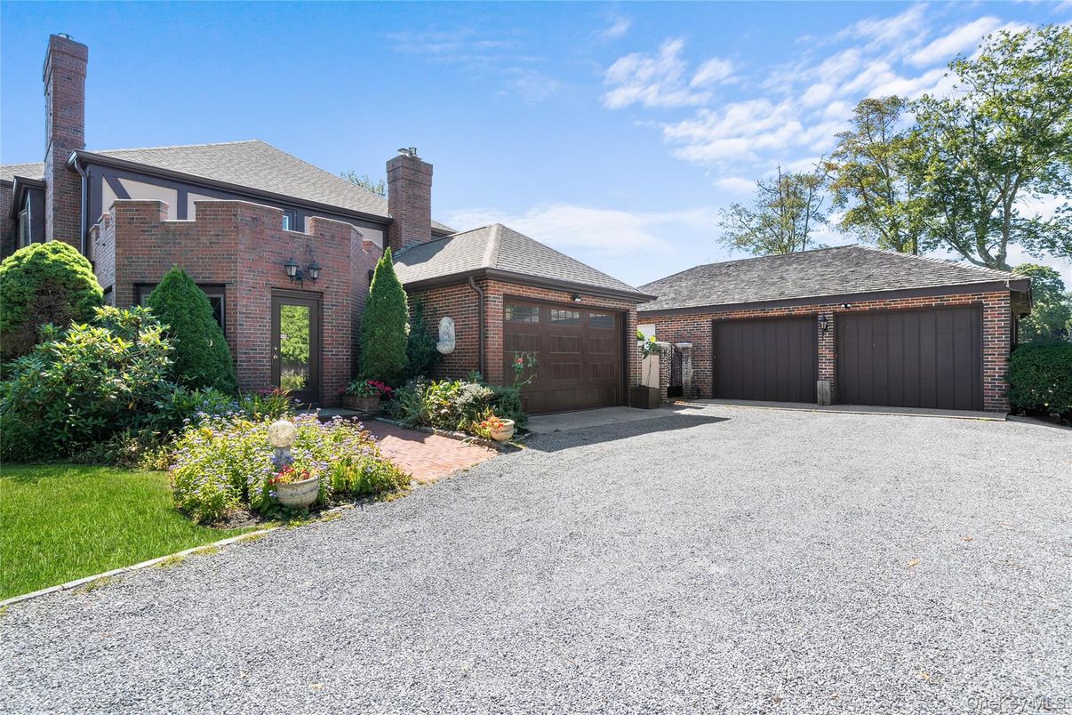 Detached Garage, Exterior