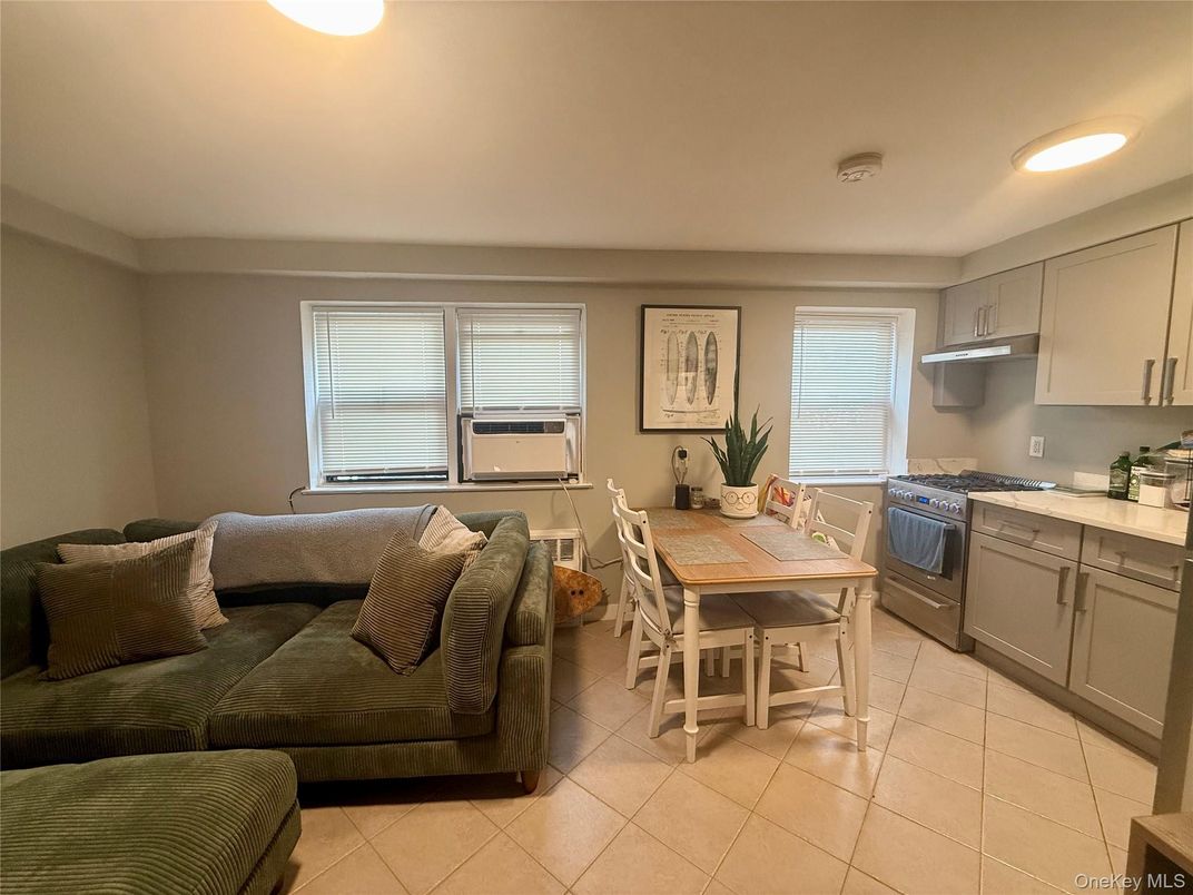 Dining room, Interior, Kitchen, Living room, Recessed Lighting