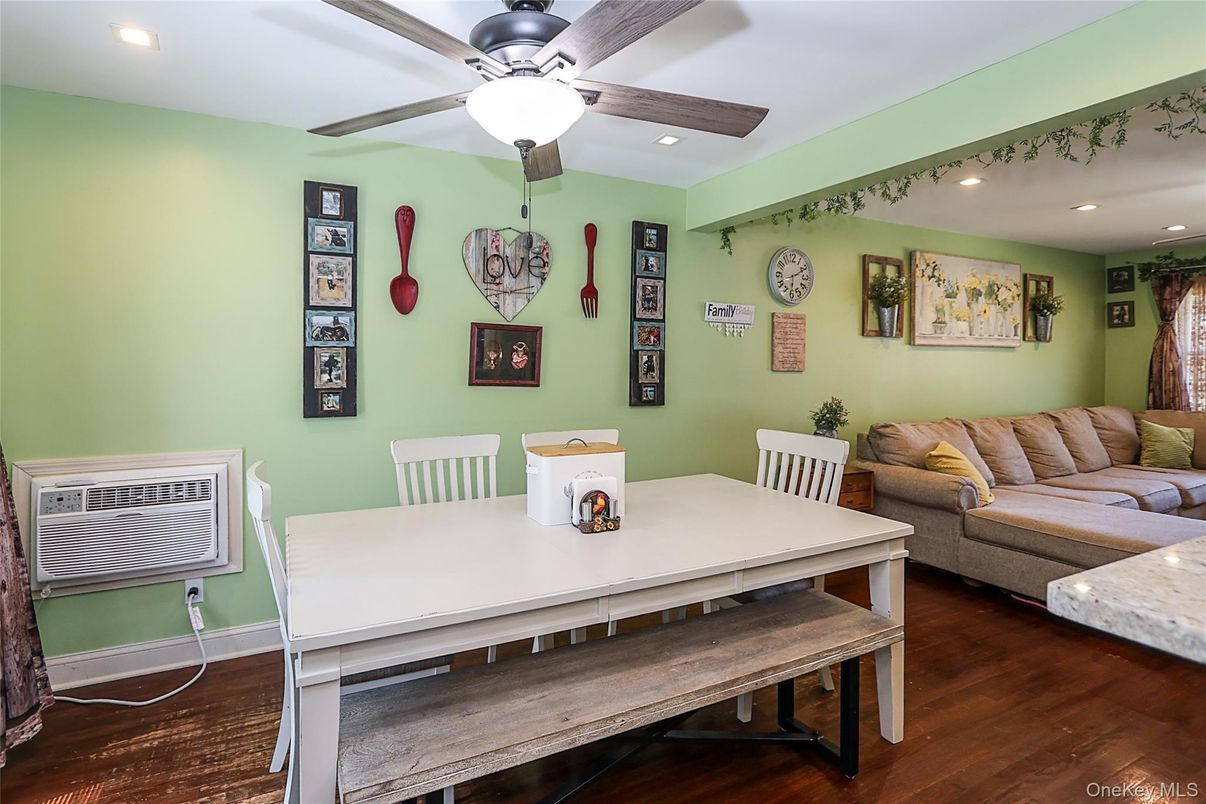 Dining room, Interior, Living room, Recessed Lighting, Wood Texture Flooring