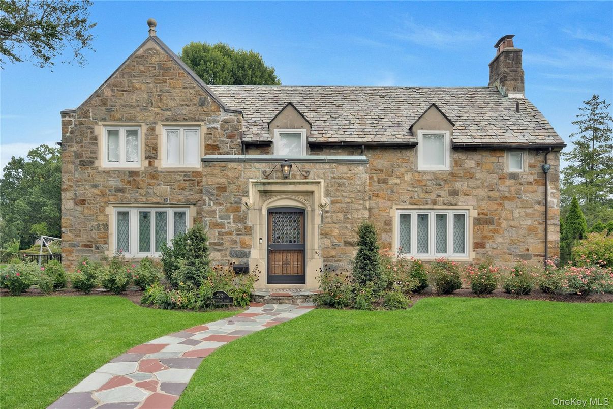 Exterior, Facade, French Provincial