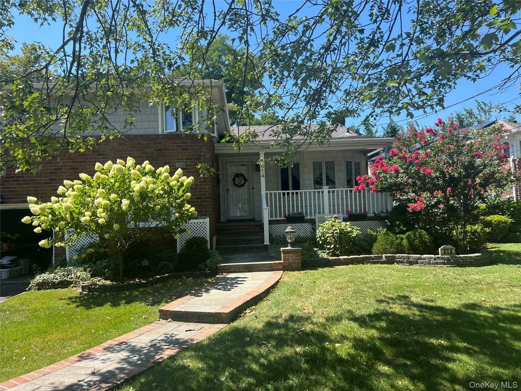Backyard, Exterior, Facade, American Foursquare