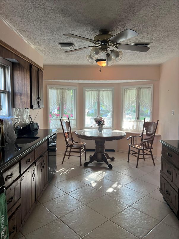 Dining room, Interior