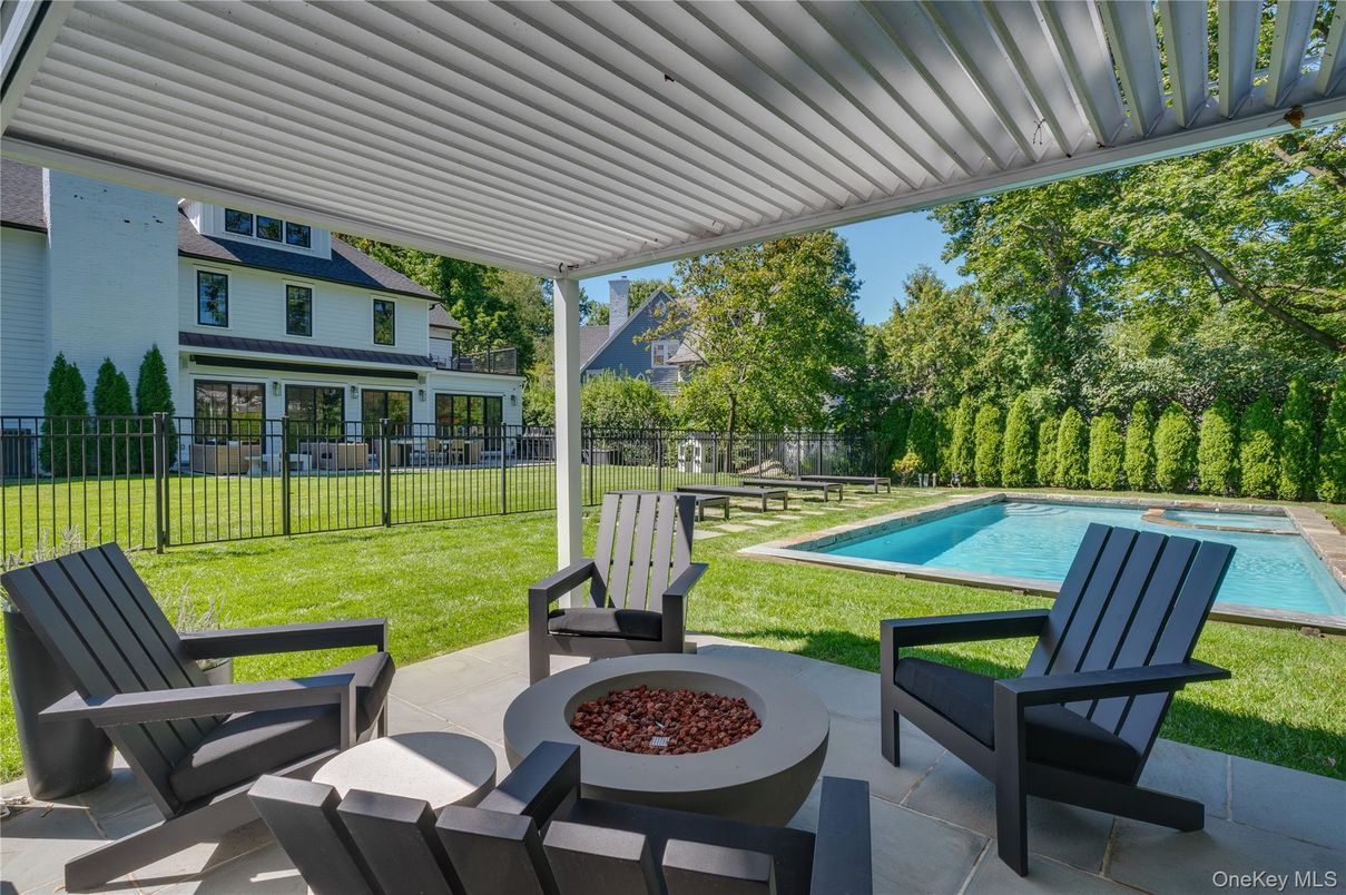 Backyard, Exterior, Pool