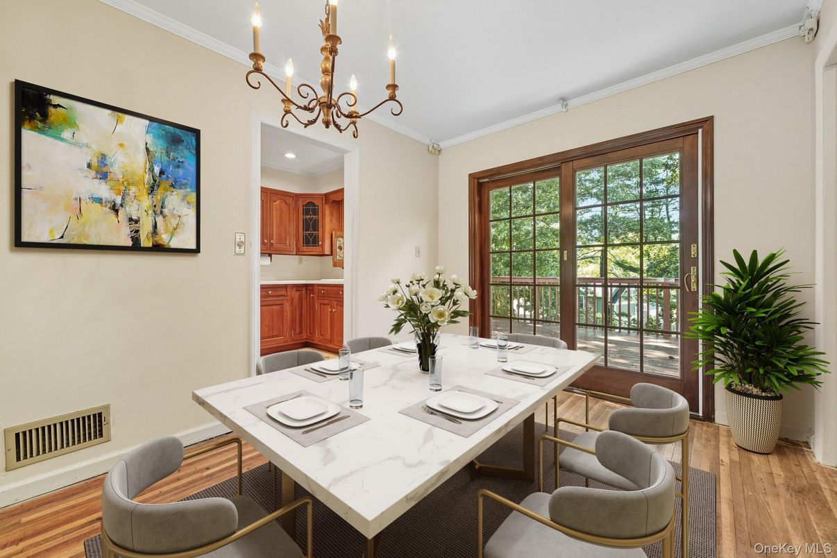 Chandelier, Dining room, Interior, Recessed Lighting, Wood Texture Flooring