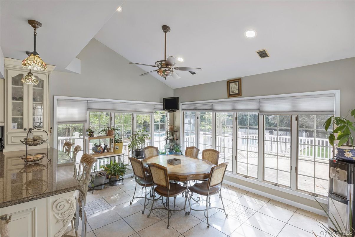 Dining room, Interior, Pendant Lights, Recessed Lighting, Sun Room
