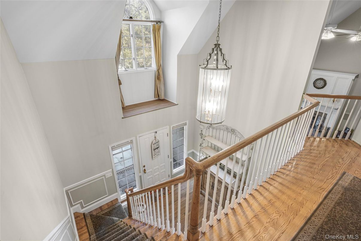 Interior, Pendant Lights, Wood Texture Flooring