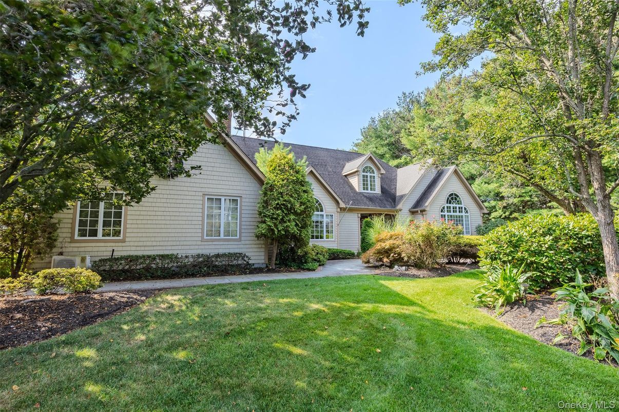 Backyard, Exterior, Facade, Cape Cod