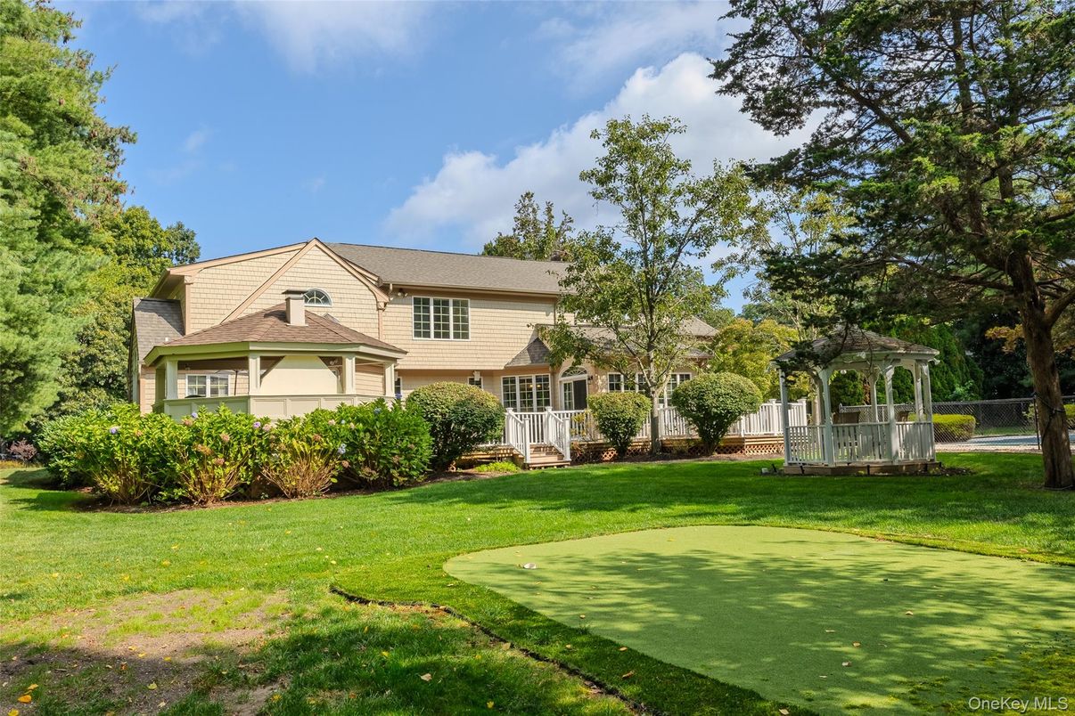 Backyard, Exterior, Facade, Queen Anne Victorian