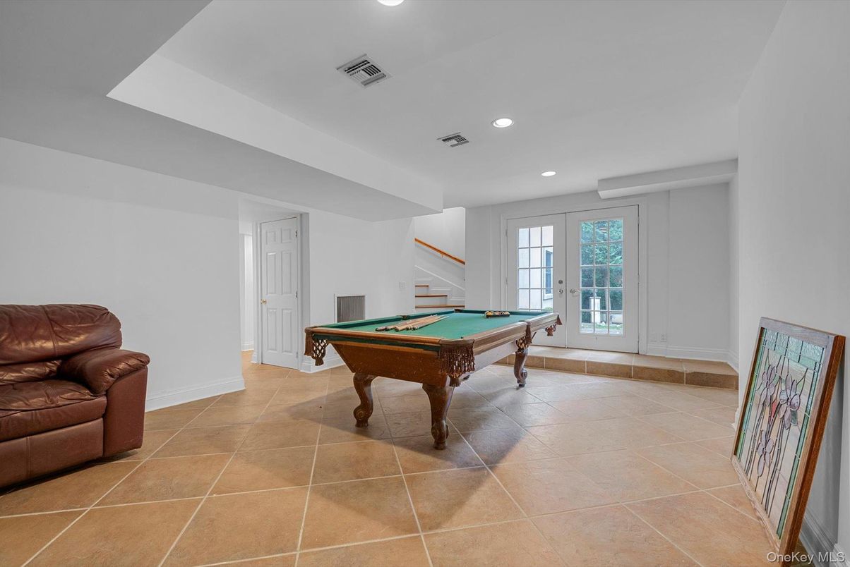 Billiard Table, Game Room, Interior, Recessed Lighting