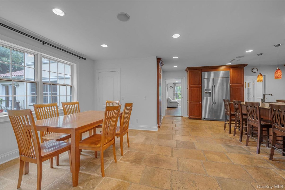 Dining room, Interior, Kitchen, Pendant Lights, Recessed Lighting