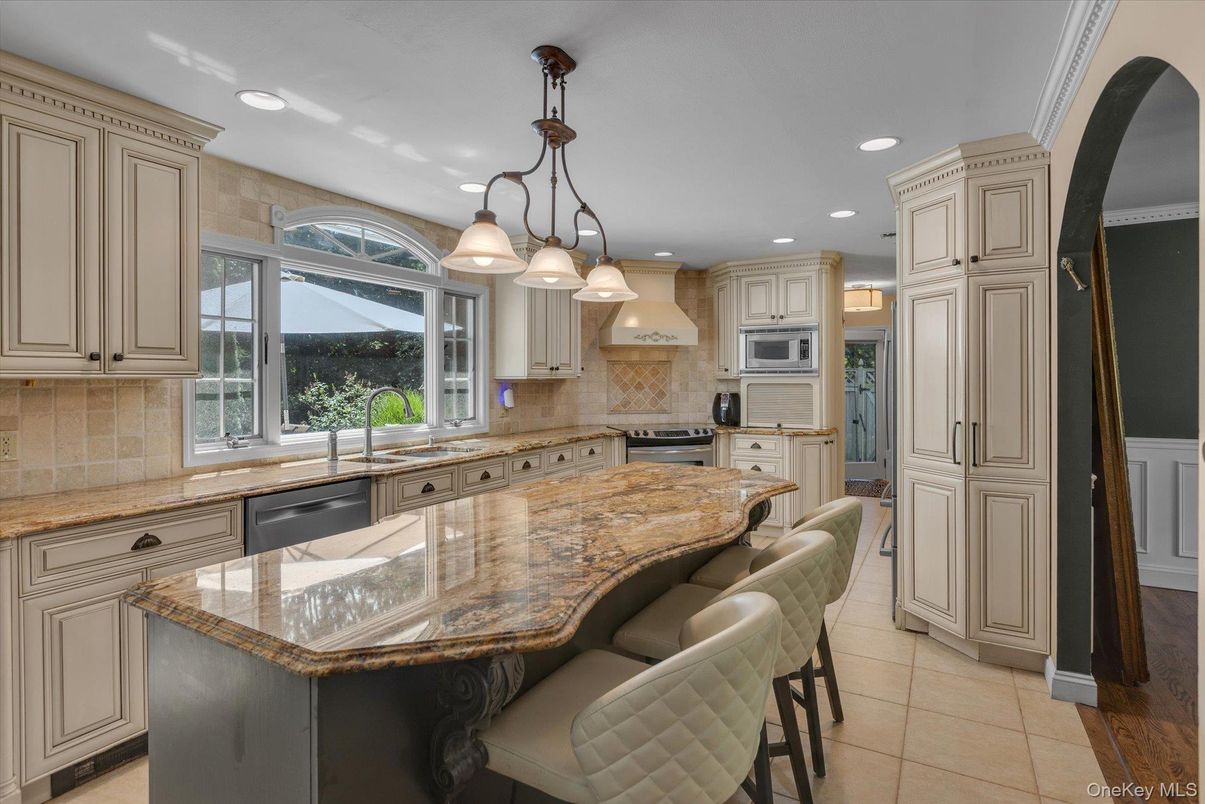 Interior, Kitchen, Pendant Lights, Recessed Lighting, Stainless Steel Appliances