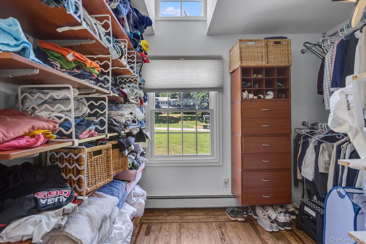 Interior, Walk-in Closets, Wood Texture Flooring