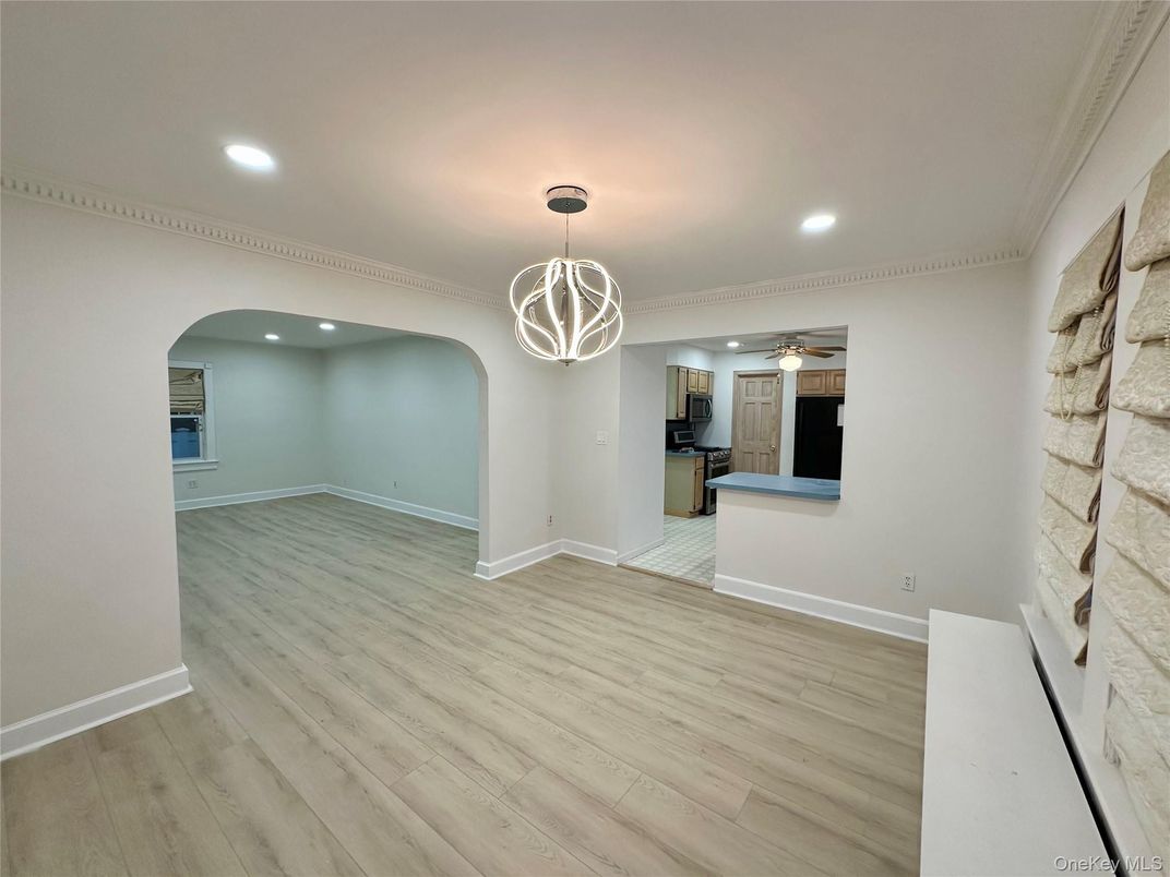 Empty room, Interior, Pendant Lights, Recessed Lighting, Wood Texture Flooring