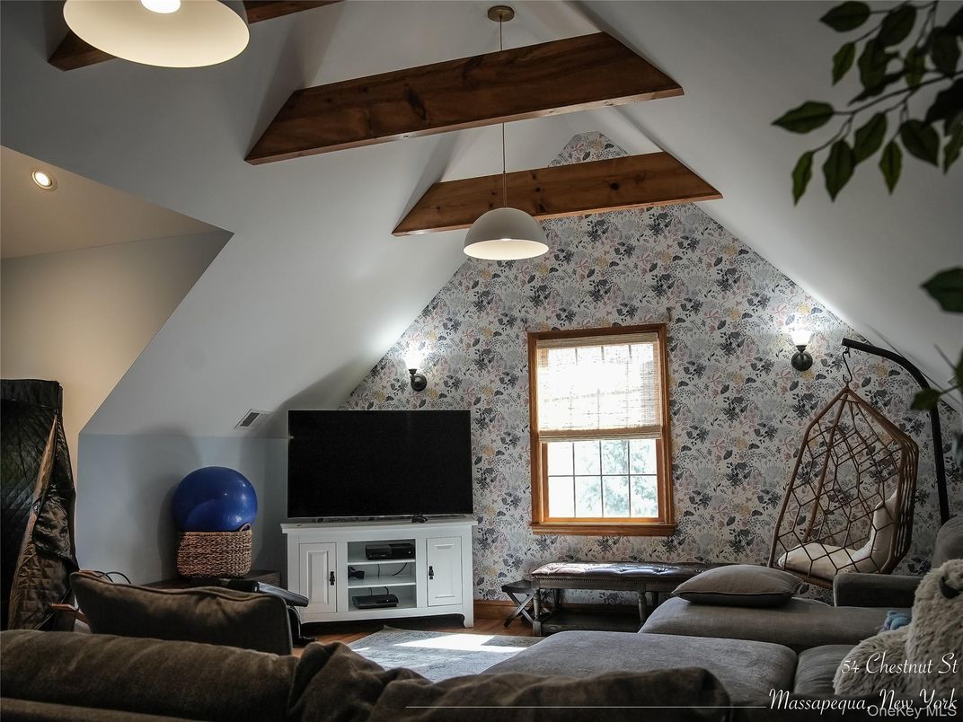 Interior, Living room, Pendant Lights, Recessed Lighting, Wooden Beams