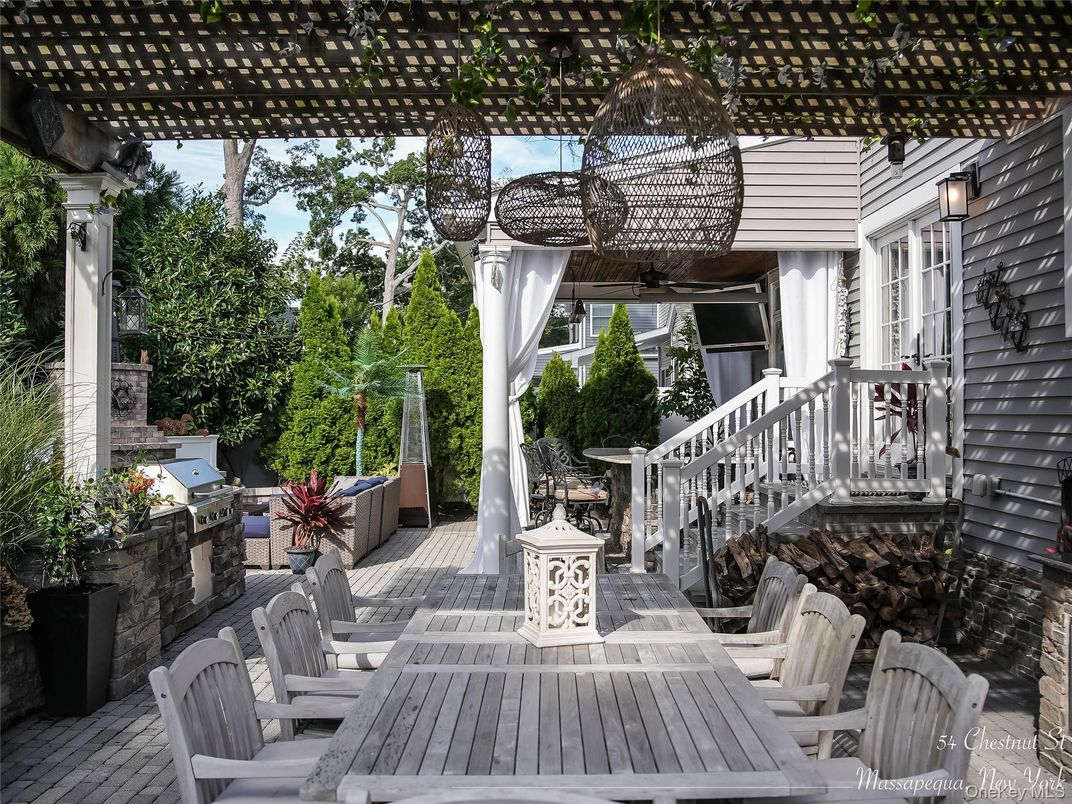 Exterior, Outdoor Kitchen