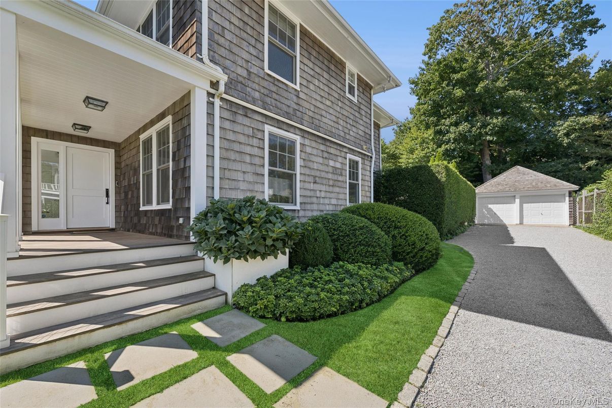 Detached Garage, Exterior
