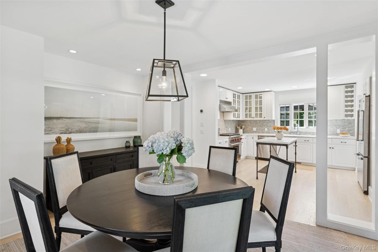 Dining room, Interior, Kitchen, Pendant Lights, Recessed Lighting, Wood Texture Flooring