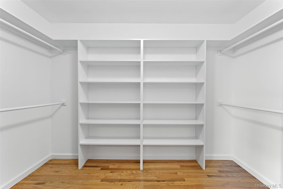 Interior, Walk-in Closets, Wood Texture Flooring