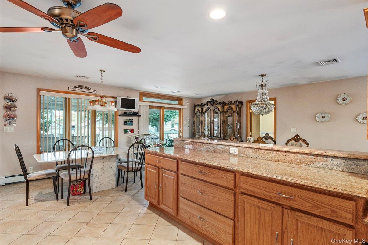 Chandelier, Dining room, Interior, Kitchen, Recessed Lighting