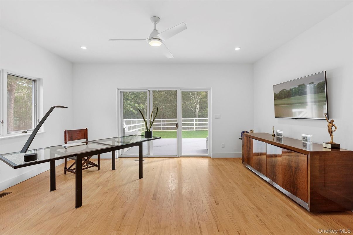 Home Office, Interior, Recessed Lighting, Wood Texture Flooring