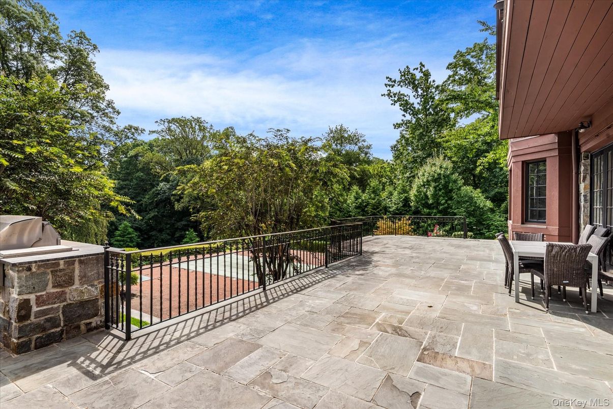 Exterior, Outdoor Kitchen