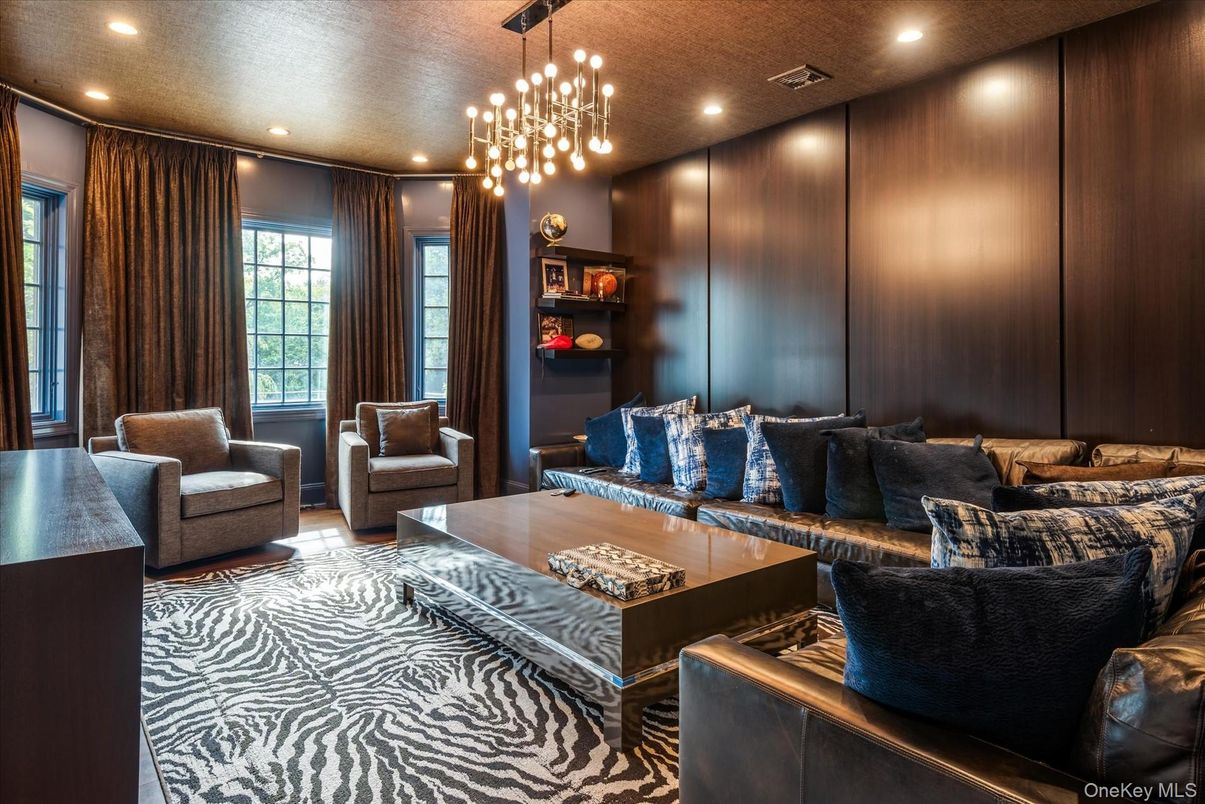 Interior, Living room, Pendant Lights, Recessed Lighting