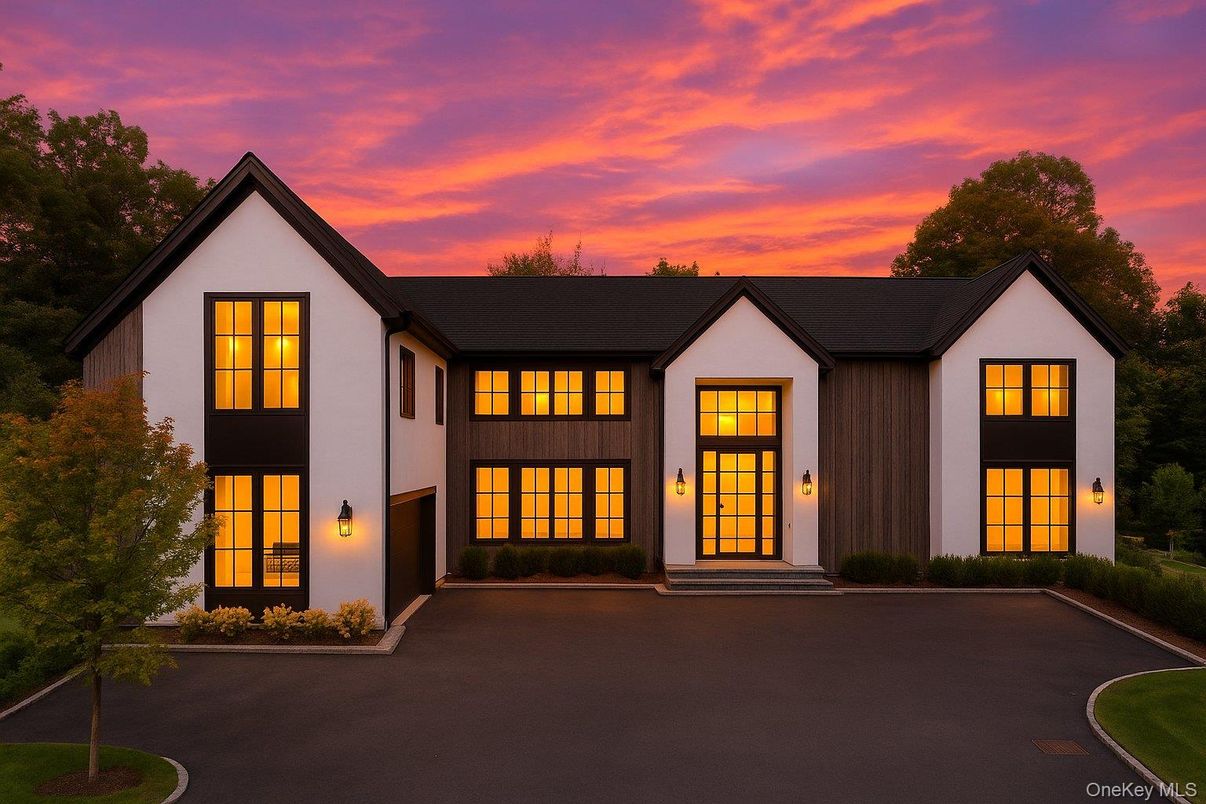 Exterior, Facade, Farmhouse