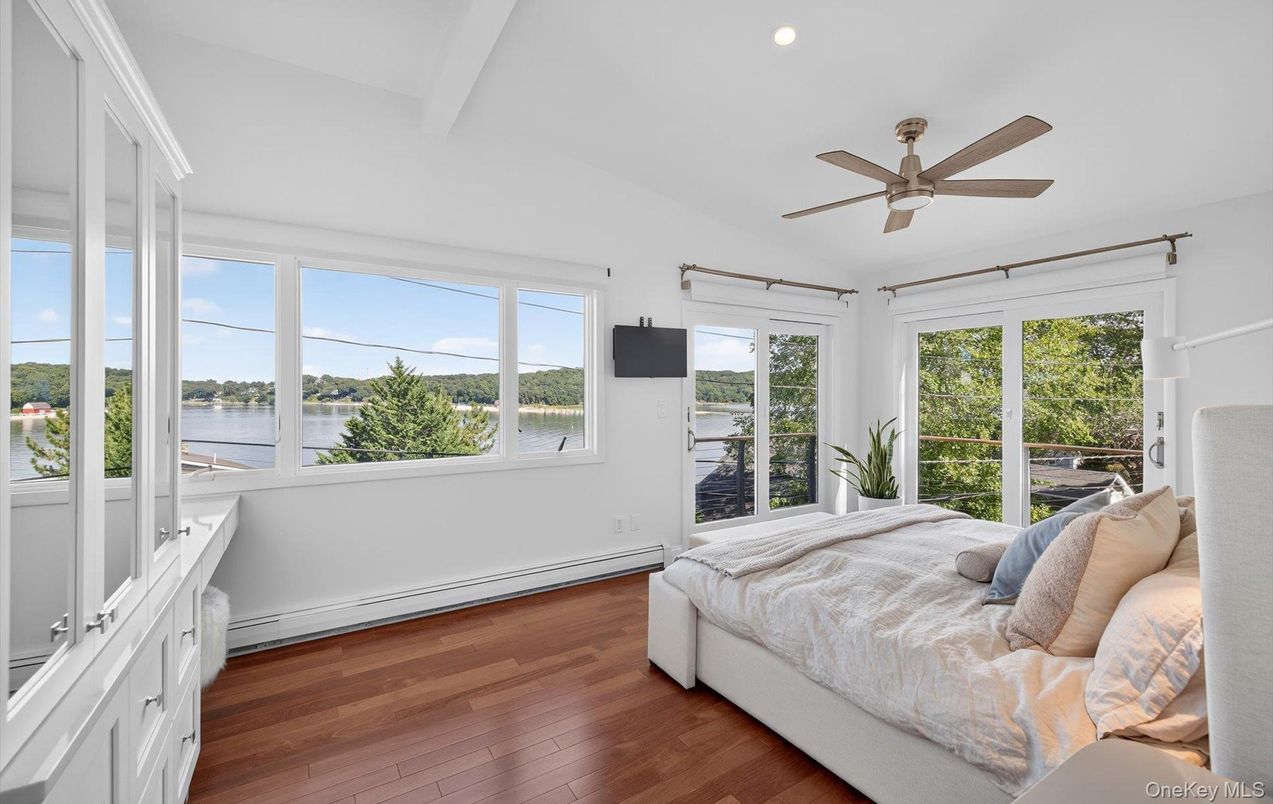 Bedroom, Interior, Recessed Lighting, Water, Wood Texture Flooring