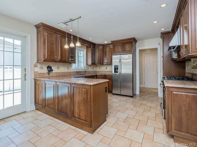 Interior, Kitchen, Pendant Lights, Recessed Lighting, Stainless Steel Appliances