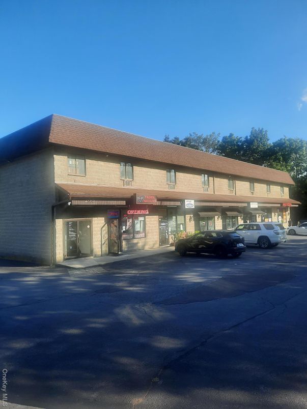 Exterior, Facade, Condo Building