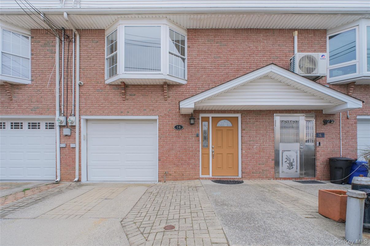 Attached, Exterior, Facade, Brick Facade, None