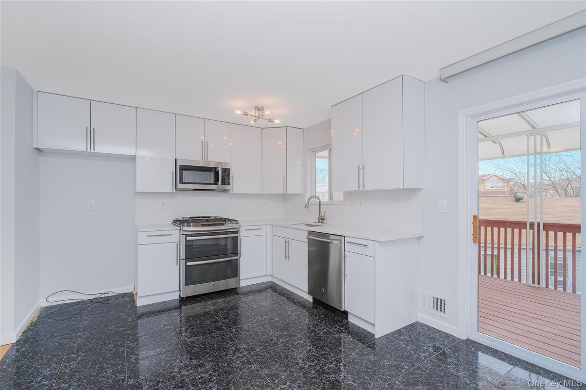 Interior, Kitchen, Stainless Steel Appliances