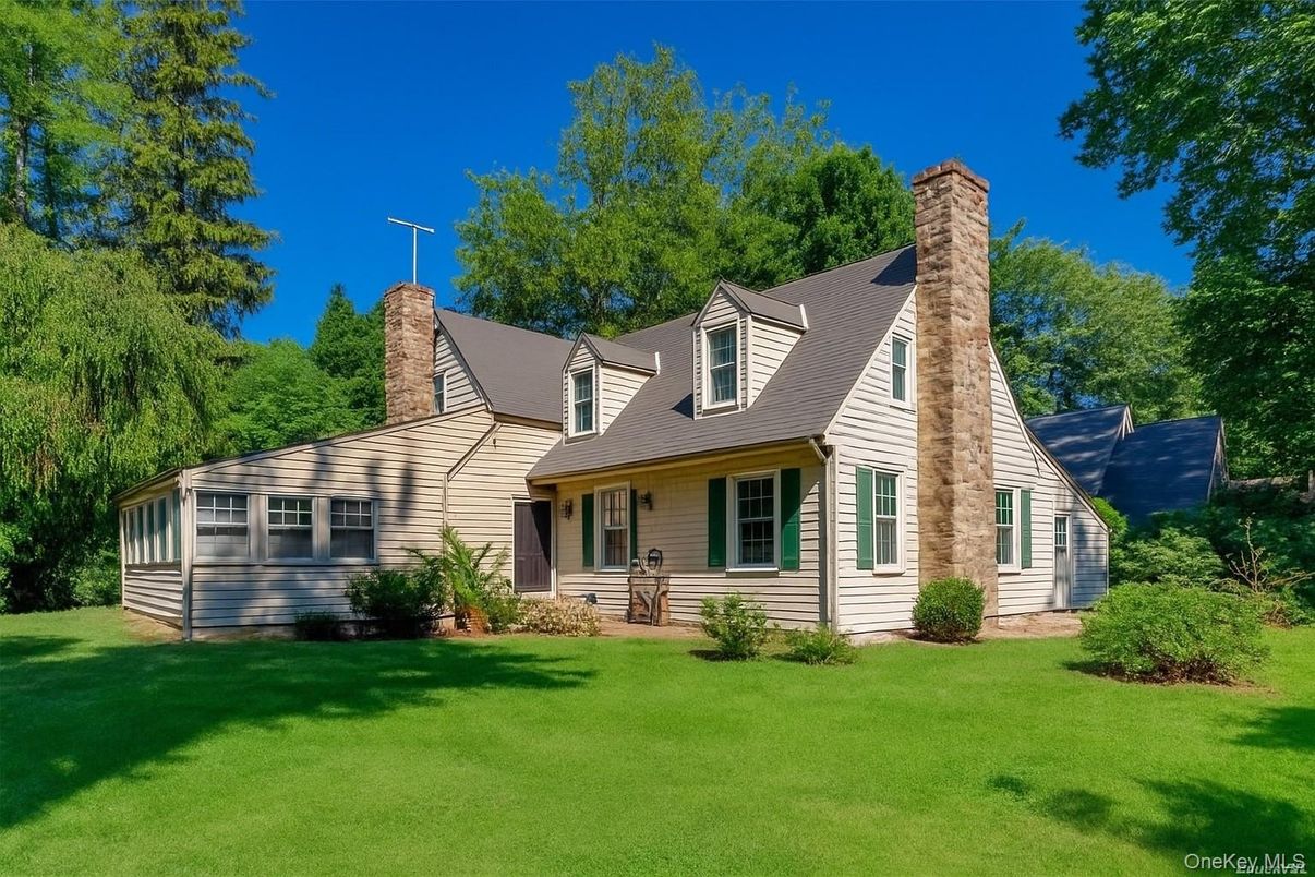 Backyard, Exterior, Facade, Cape Cod